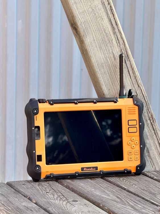 Планшет Runbo P2