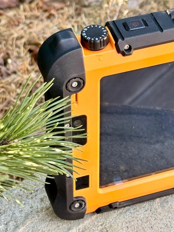 Планшет Runbo P2