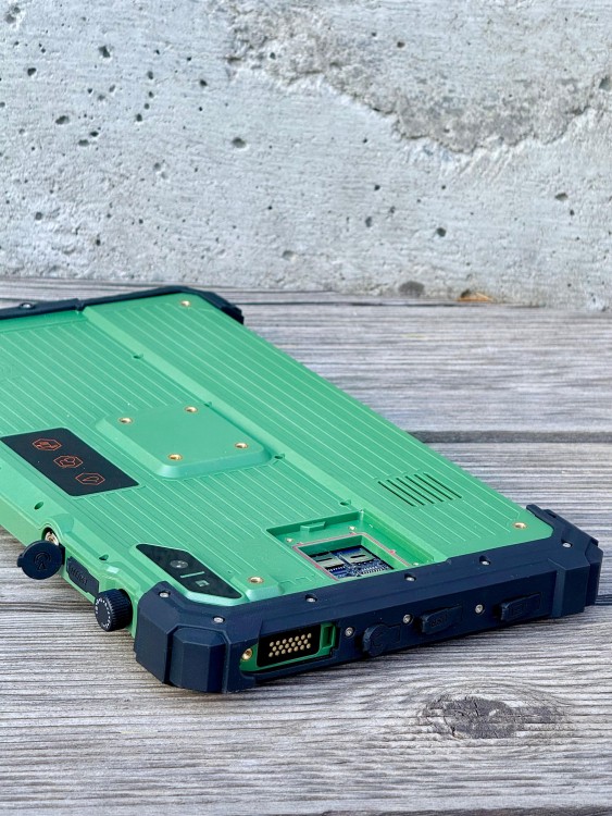 Планшет Runbo P5