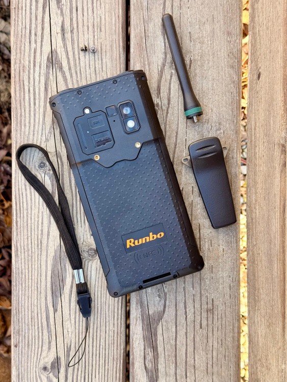 Смартфон Runbo E91