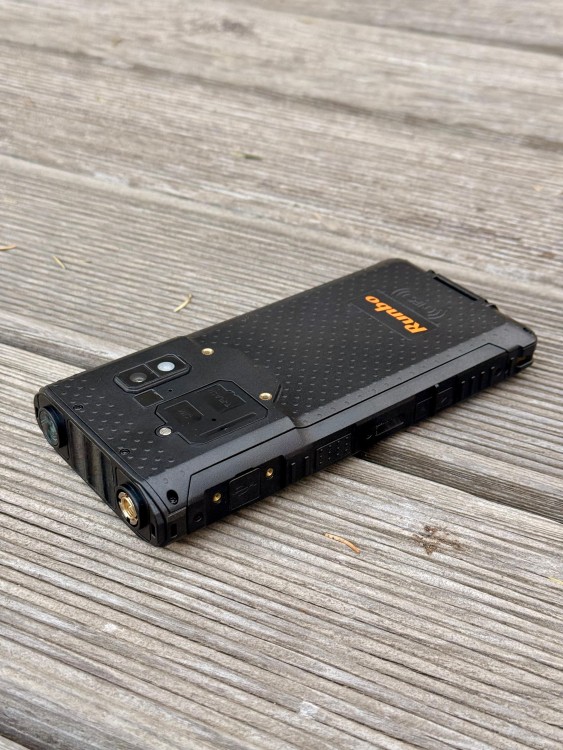 Смартфон Runbo E91